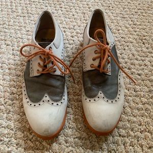 Fluevog winged tipped shoes 9